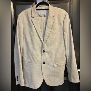 Like New H&M Men's Classic Gray Suit. SZ 33R